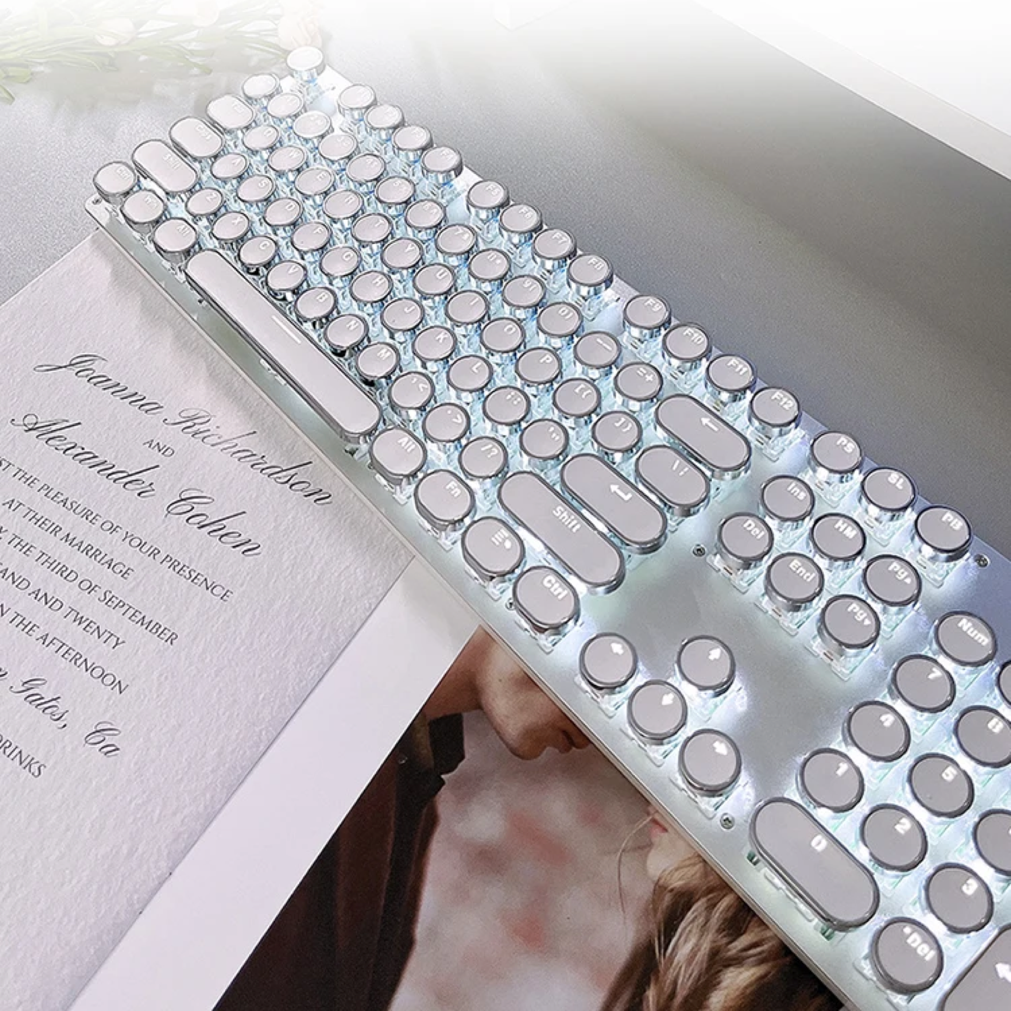 Retro LED Mechanical Keyboard - Wired - White